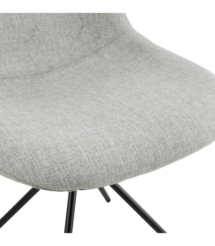 Chaise design gris clair en tissu et métal Dara