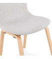 Chaise design gris clair en tissu et bois Bernice
