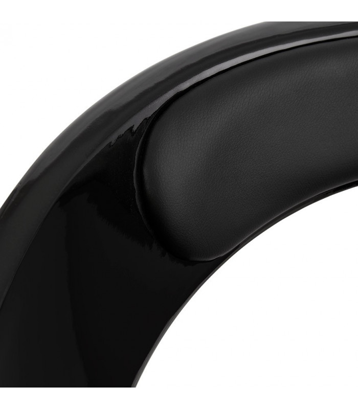 Fauteuil design noir en plastique et similicuir Fiennes