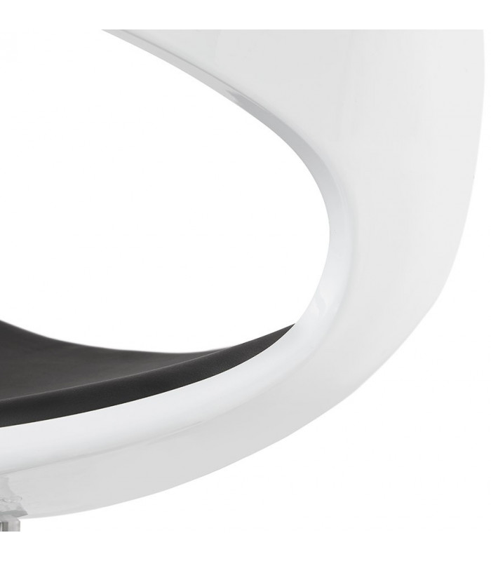 Fauteuil design blanc en plastique et similicuir Fiennes